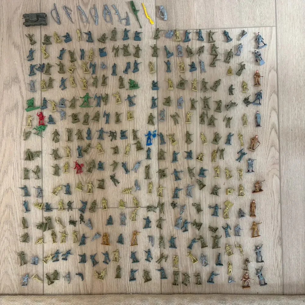 Vintage Louis Marx Tim Mee Plastic Army Men Lot 293 Pieces Military